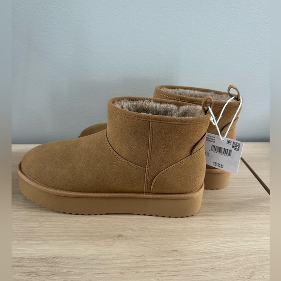American Eagle Outfitters Shoes - NWT! American Eagle Outfitters Tan Suede-Look Booties, Size 10!